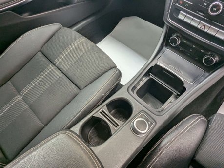 Mercedes-Benz GLA 1.6 GLA 180 Urban Edition Auto 5dr 57