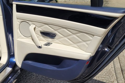 Bentley Flying Spur V8 37