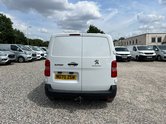 Peugeot Expert MWB L2H1 Low Roof Professional 2700 Air Con Tow Bar EURO 6 NO VAT 7