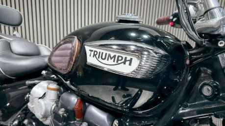 Triumph Speedmaster 2019 ONLY 24K LONG MOT PANNIERS SISSY BAR CRUISER ROADSTER 24