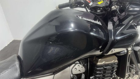Kawasaki Z ZR750 2005 ONLY 20K NEW MOT SERVICED COMMUTER BIKE 750CC 31