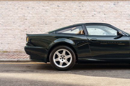 Aston Martin Vantage V550 12