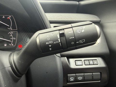 Lexus Ux 2.0 250h Takumi SUV 5dr Petrol Hybrid E-CVT Euro 6 (s/s) (184 ps) 38