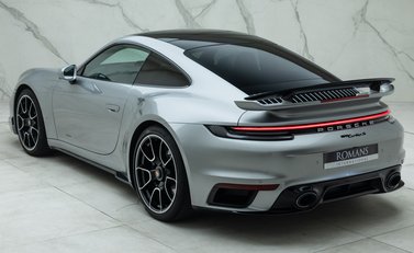 Porsche 911 Turbo S (992) 12