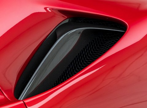 Ferrari SF90 Stradale 29