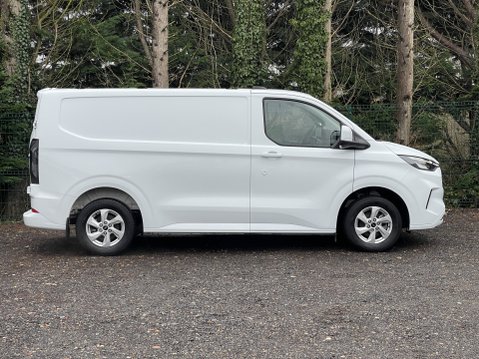 Ford Transit Custom 280 LIMITED L1H1 P/V ECOBLUE 13