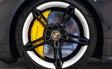 Porsche Taycan TURBO S 93KWH 23