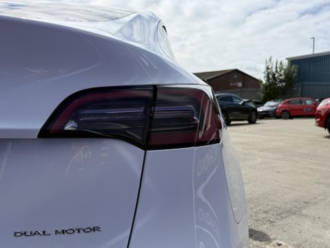 Tesla Model Y (Dual Motor) Long Range SUV 5dr Electric Auto 4WDE (384 bhp) 19