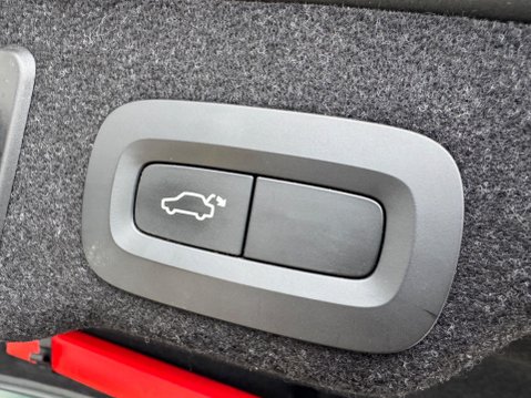 Volvo S90 2.0 D4 R-Design Auto Euro 6 (s/s) 4dr 36