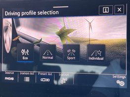 Volkswagen T-Roc 1.5 T-Roc R-Line TSI Semi-Auto 5dr 41