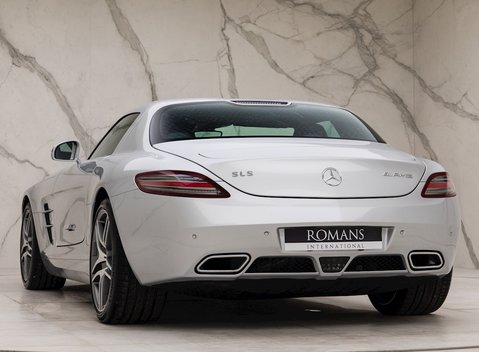 Mercedes-Benz SLS AMG 3