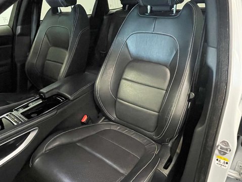 Jaguar F-Pace 2.0 F-PACE R-Sport AWD D Auto 4WD 5dr 43