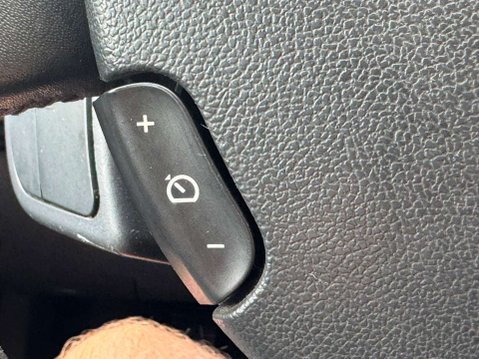 Renault Clio 1.1 Clio Dynamique TomTom 16v 5dr 37