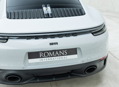 Porsche 911 Carrera GTS (992) 28