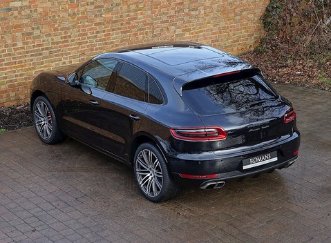 Porsche Macan Turbo 15