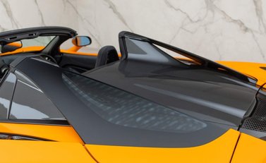 McLaren 720S Spider Peformance 38