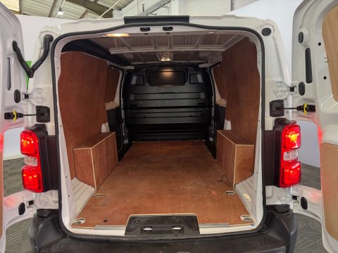 Vauxhall Vivaro 1.5 Vivaro F2900 Dynamic S/S 30