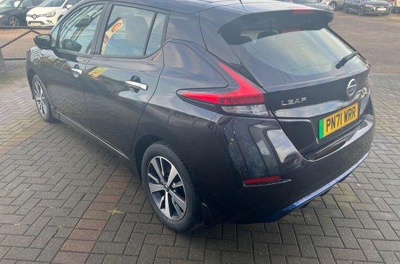 Nissan LEAF ACENTA AUTOMATIC 10