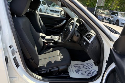 BMW 3 Series 320I SE TOURING AUTOMATIC -APPLE CAR PLAY -CAMERAS -XENONS -LOW MILEAGE 16