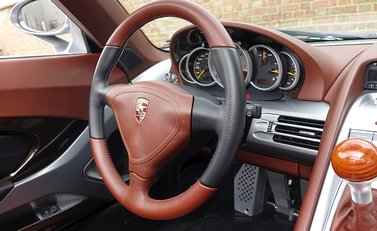 Porsche Carrera GT 29