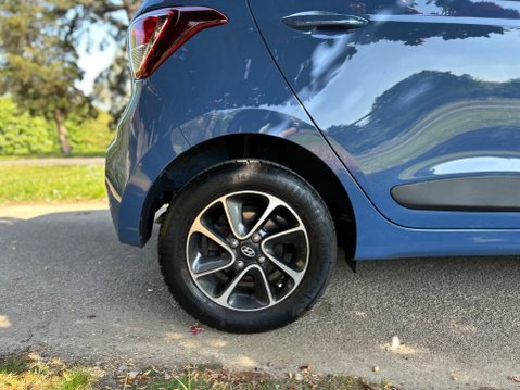 Hyundai i10 PREMIUM 23