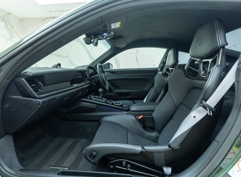 Porsche 911 GT3 TOURING (992) 17