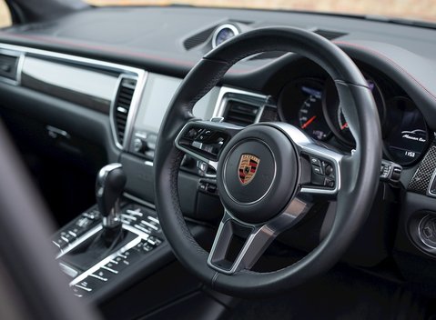 Porsche Macan Turbo 11