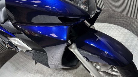 Honda FJS 2014 ONLY 9K 1 OWNER LONG MOT MAXI SCOOTER 600CC TWIN A2 21