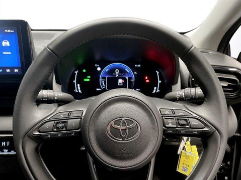 Toyota Yaris 1.5 VVT-h Design Hatchback 5dr Petrol Hybrid E-CVT Euro 6 (s/s) (116 ps) C 13