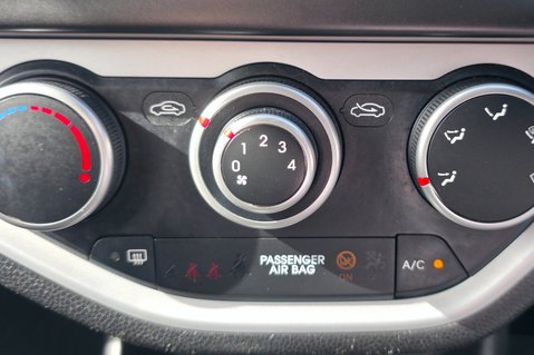 Kia Picanto 2…AUTOMATIC…8 SERVICES! 1 PREVIOUS OWNER..LAST OWNER 9 YEARS.. 18