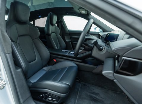 Porsche Taycan TURBO 12