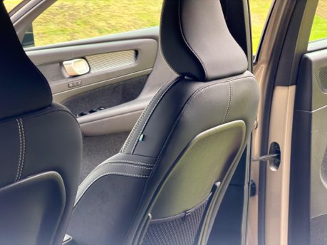 Volvo XC40 B4 PLUS 13