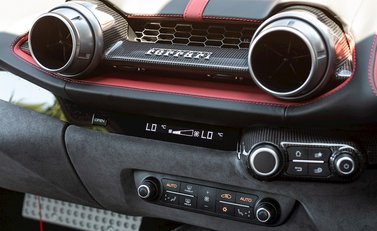 Ferrari 812 Superfast 16