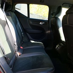 Volvo XC40 2.0 XC40 R-Design Pro T4 AWD Auto 4WD 5dr 1