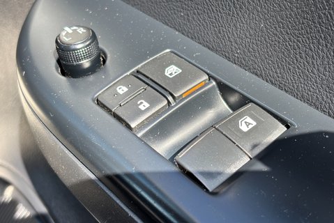 Toyota Hilux Active 4WD Ecb Arborous Tipper Truck - New Body 35