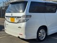 Toyota Vellfire GOLDEN EYES II V6 40