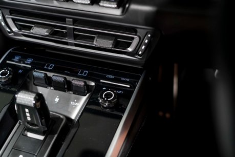 Porsche 911 TURBO S PDK. SPORTS CHRONO. HEATED & VENTILATED SEATS. PCCBS. SPORT EXHAUST 28