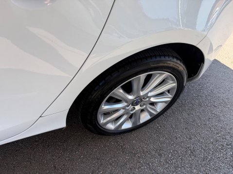Volvo V40 1.6 T3 SE Euro 5 (s/s) 5dr 28