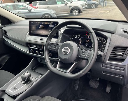 Nissan Qashqai 1.3 Qashqai Acenta Premium T MHEV CVT 5dr 18