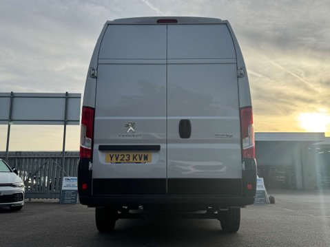 Peugeot Boxer 2.2 BlueHDi 435 Professional Premium + Panel Van 5dr Diesel Manual L4 H3 Eu 18