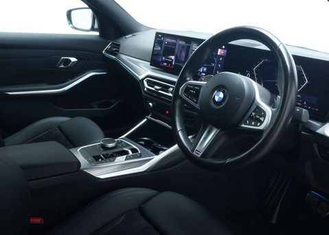BMW 3 Series 2.0 320i M Sport Saloon 4dr Petrol Auto Euro 6 (s/s) (184 ps) 44