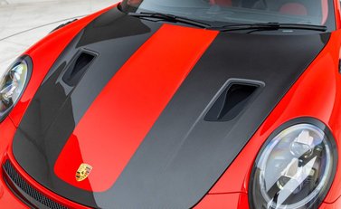 Porsche 911 GT2 RS (991) 31