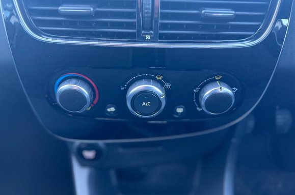 Renault Clio ICONIC 0.9 TCE 5 DOOR 41