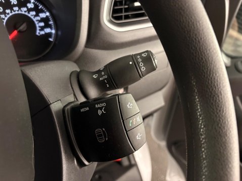 Nissan NV400 2.3 dCi 35 Tekna FWD L3 H2 Euro 6 5dr 19