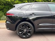 Jaguar F-Pace 2.0 D200 MHEV R-Dynamic HSE Black Auto AWD Euro 6 (s/s) 5dr 52