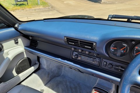 Porsche 911 CARRERA 38