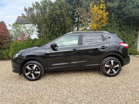 Nissan Qashqai 1.2 DIG-T N-Connecta 2WD Euro 6 (s/s) 5dr 4