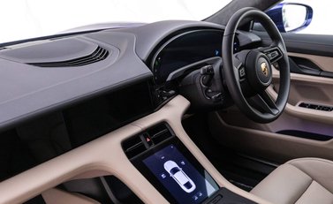 Porsche Taycan TURBO 93KWH 12