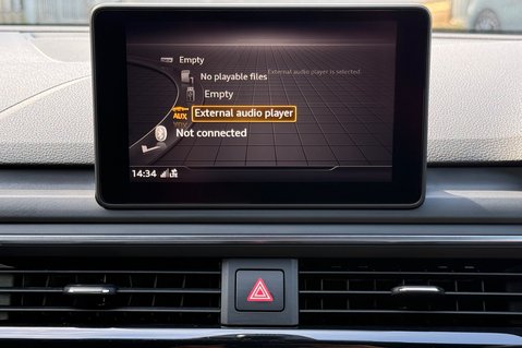 Audi A4 TFSI BLACK EDITION MHEV- APPLE CAR PLAY - REVERSE CAMERA 44