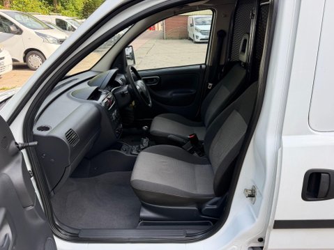 Vauxhall Combo 1.3 CDTi 2000 16v Panel Van 3dr Diesel Manual (134 g/km, 69 bhp) 27